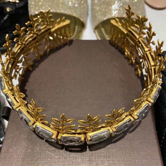 Rhinestone Tiara - Picture 2 of 3